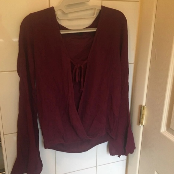 Trumpet-sleeve top deep red burgundy - Picture 2 of 6
